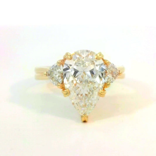 PEAR SHAPE DIAMOND RING