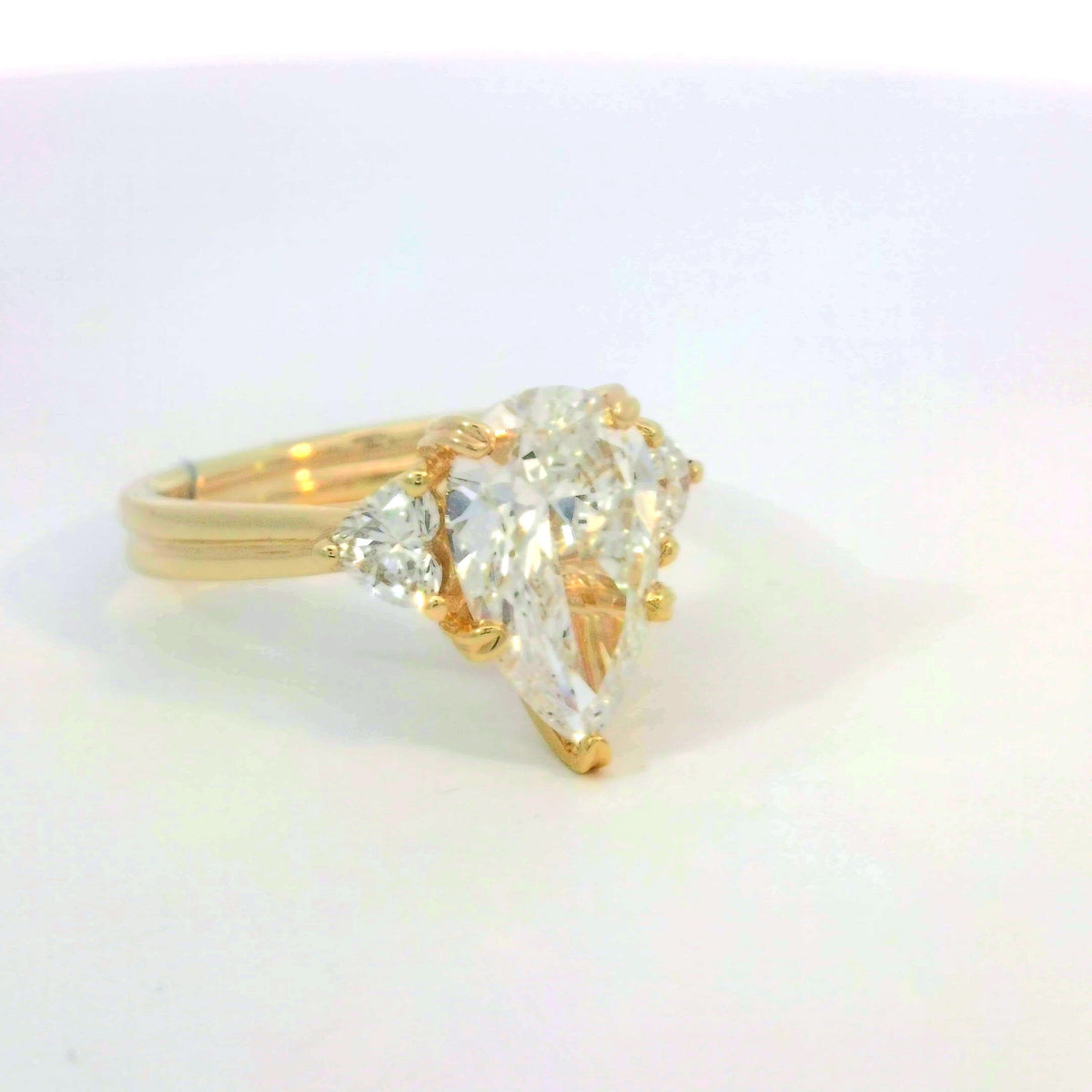 PEAR SHAPE DIAMOND RING