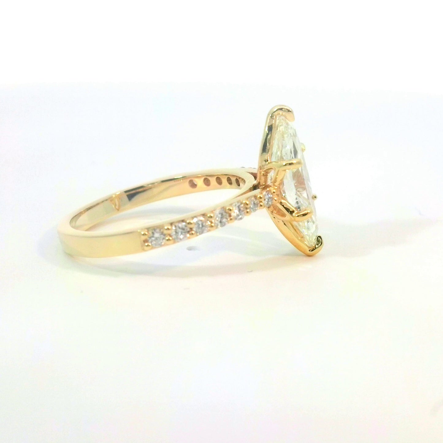 MARQUISE SOLITAIRE DIAMOND RING